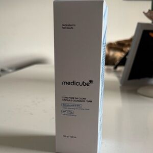 Zero Pore SA Clear Capsule Cleansing Foam - White